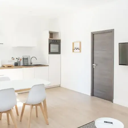 Apartment Amazing Large 1-bedroom *